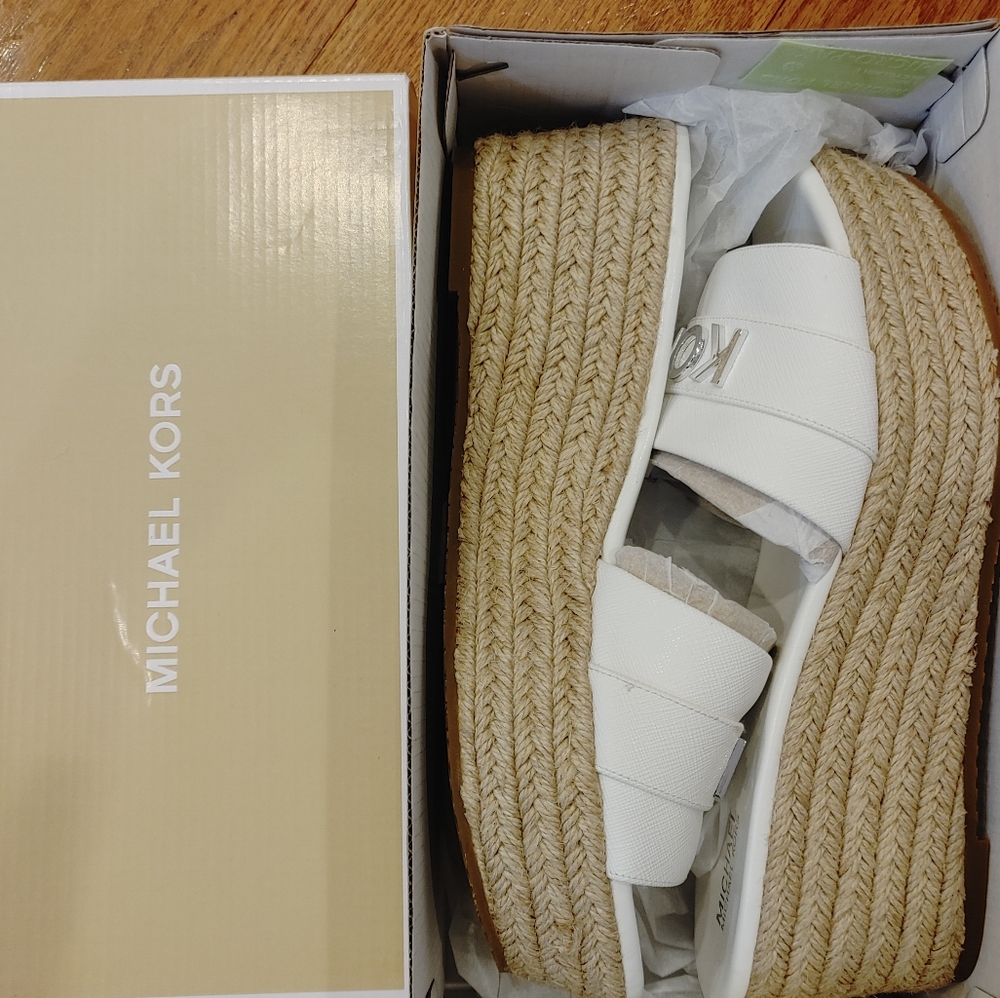 NITB Michael Kors Brady platform white MK sandals - Picture 4 of 6